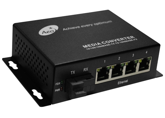convertitore commerciale di media di Ethernet 1310/1550nm con 1 fibra e 4 porti di POE